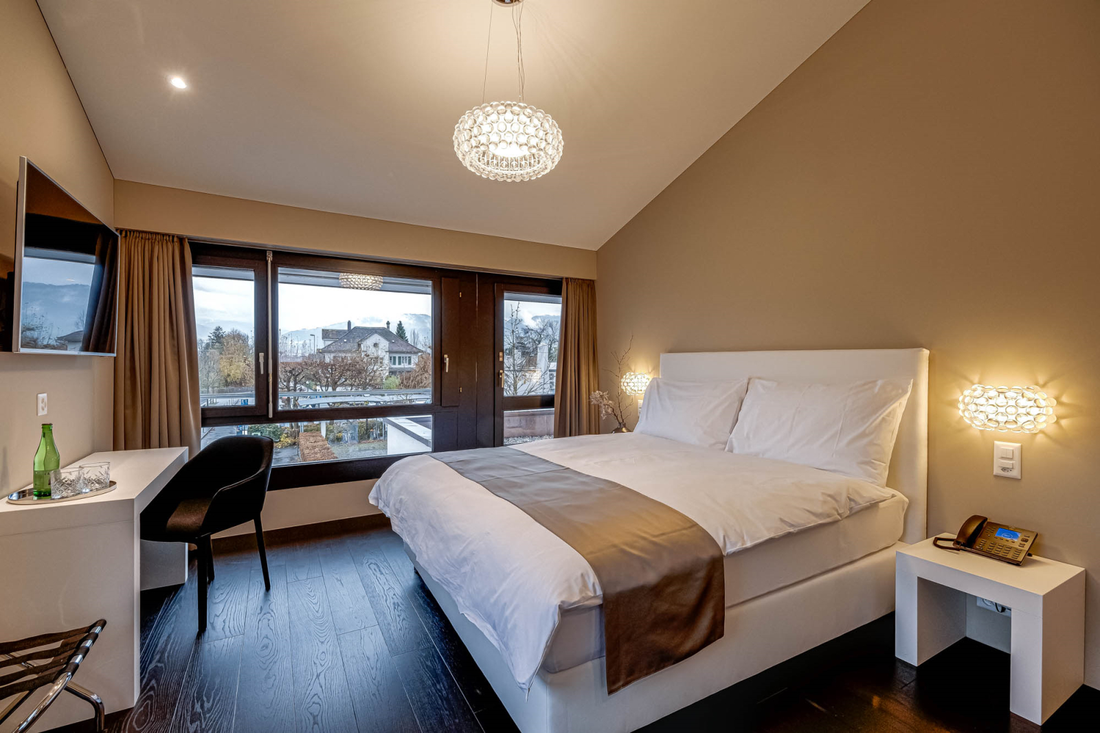 LO! Hotel_Zimmer_Bergsicht.jpg